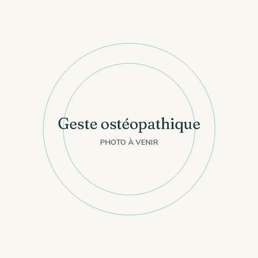 Geste d’ostéopathie pendant une consultation